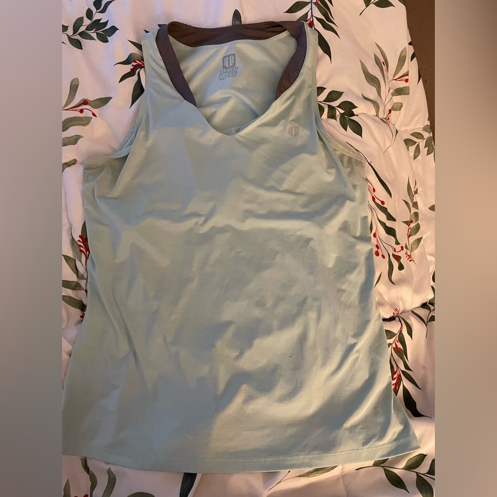 Eleven athletic top